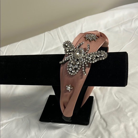 Elegant Pink Headband with Crystal Embellishments - Picture 4 of 5